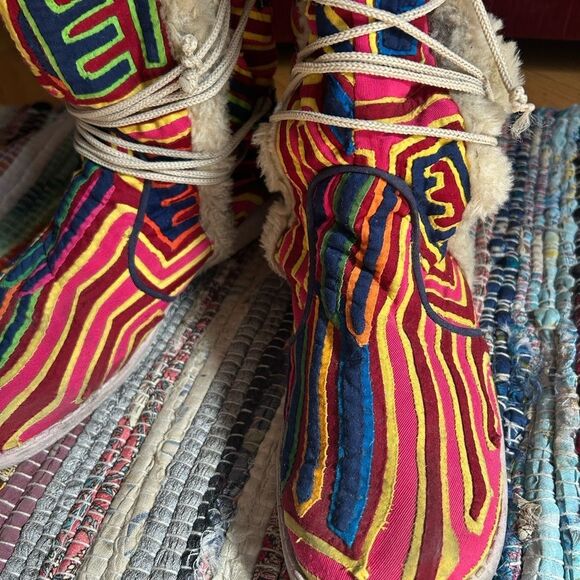 Artemola Handmade Women's Mola Lace Up Boots Size 38 / 8.5 - Picture 3 of 16